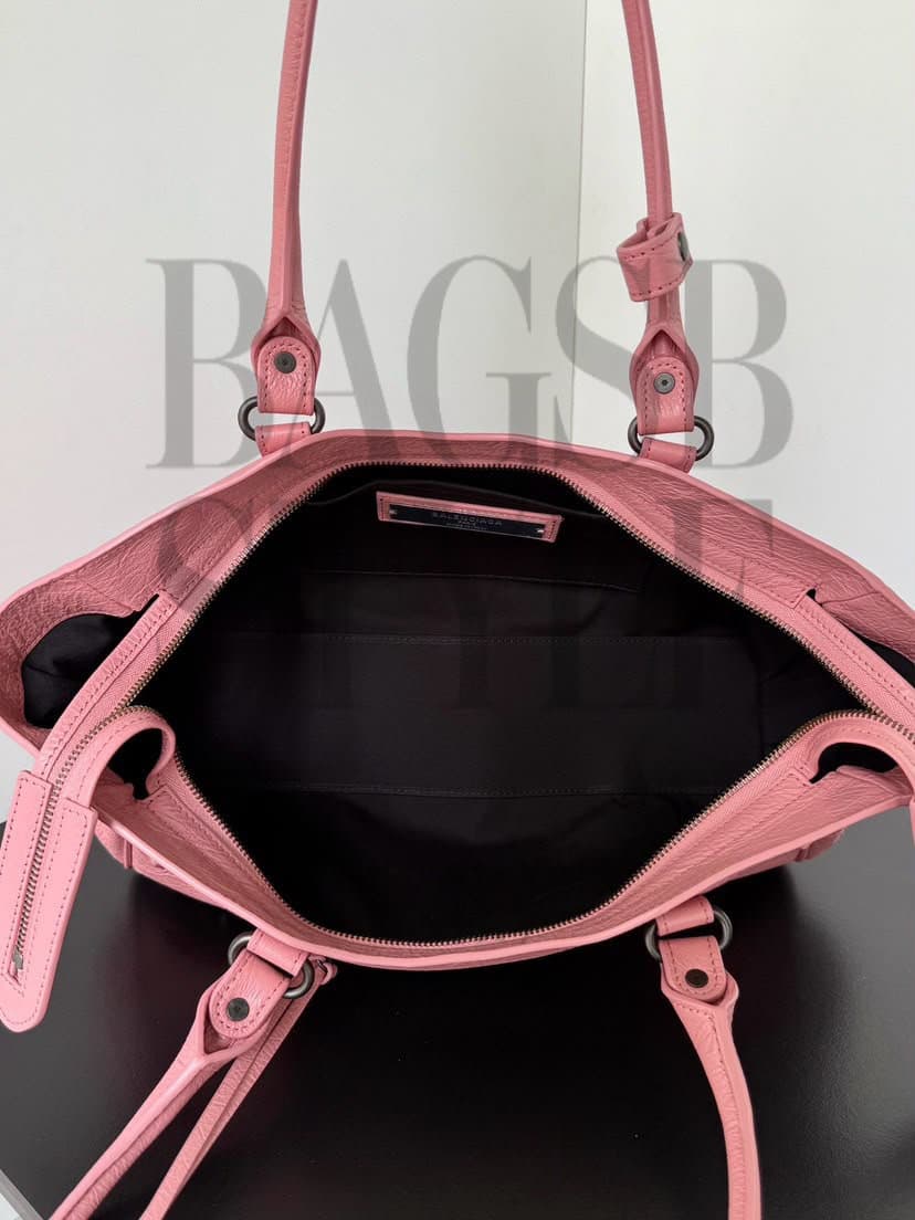 BALENCIAGA LE CITY MEDIUM BAG (37 × 23.4 × 14.9 cm) — Bags