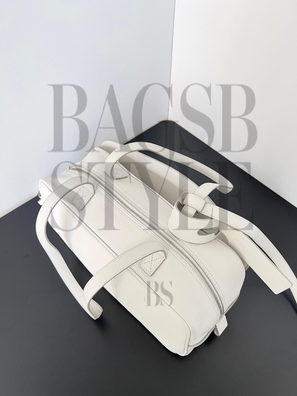 BALENCIAGA WOMEN'S CARRIE BOWLING BAG SMALL IN WHITE 8329202ABNP9016 (31*12*12cm) — Bags