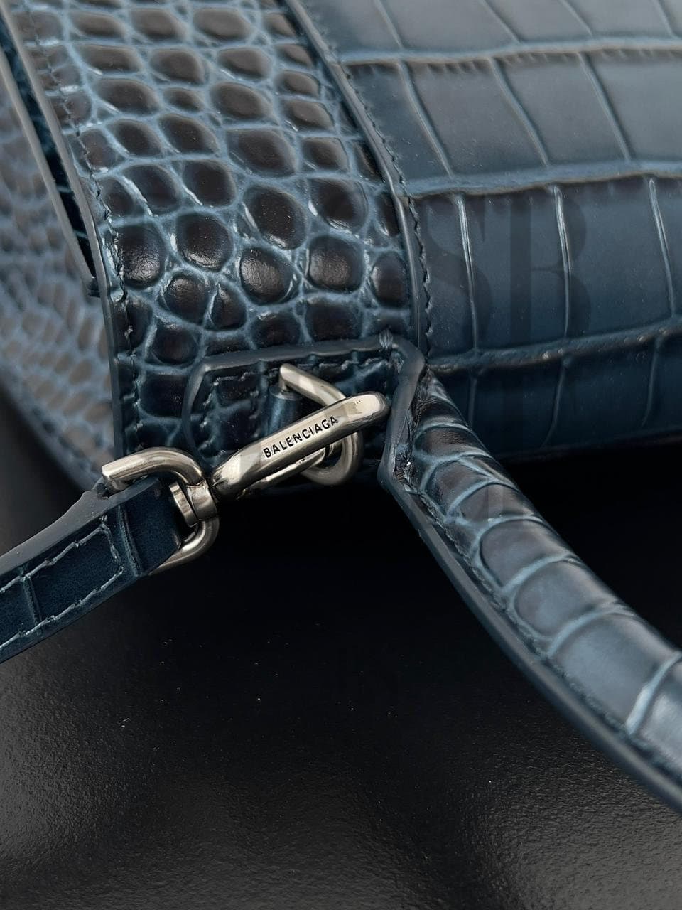 BALENCIAGA WOMEN'S HOURGLASS HANDBAG SMALL IN BLUE 5935461LRGM7011 (22.9*15*9.9cm) — Bags