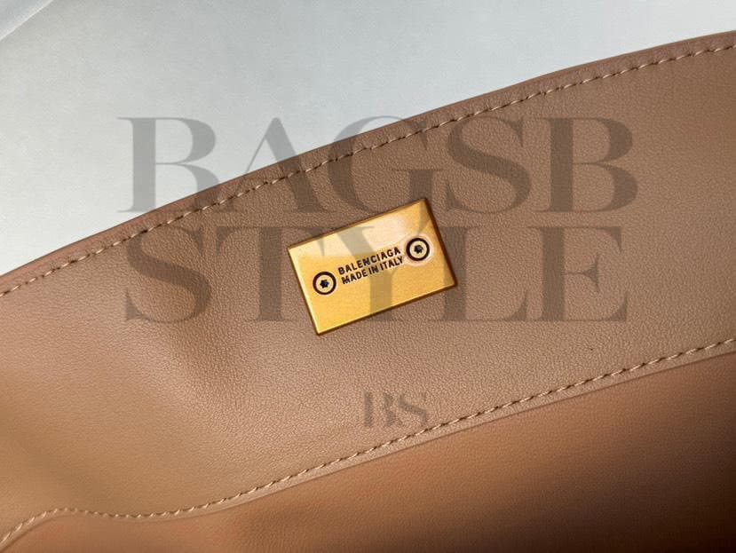 BALENCIAGA WOMEN'S RODEO HANDBAG MINI IN LATTE 7954562AA4V2621 (23*17*10cm) — Bags