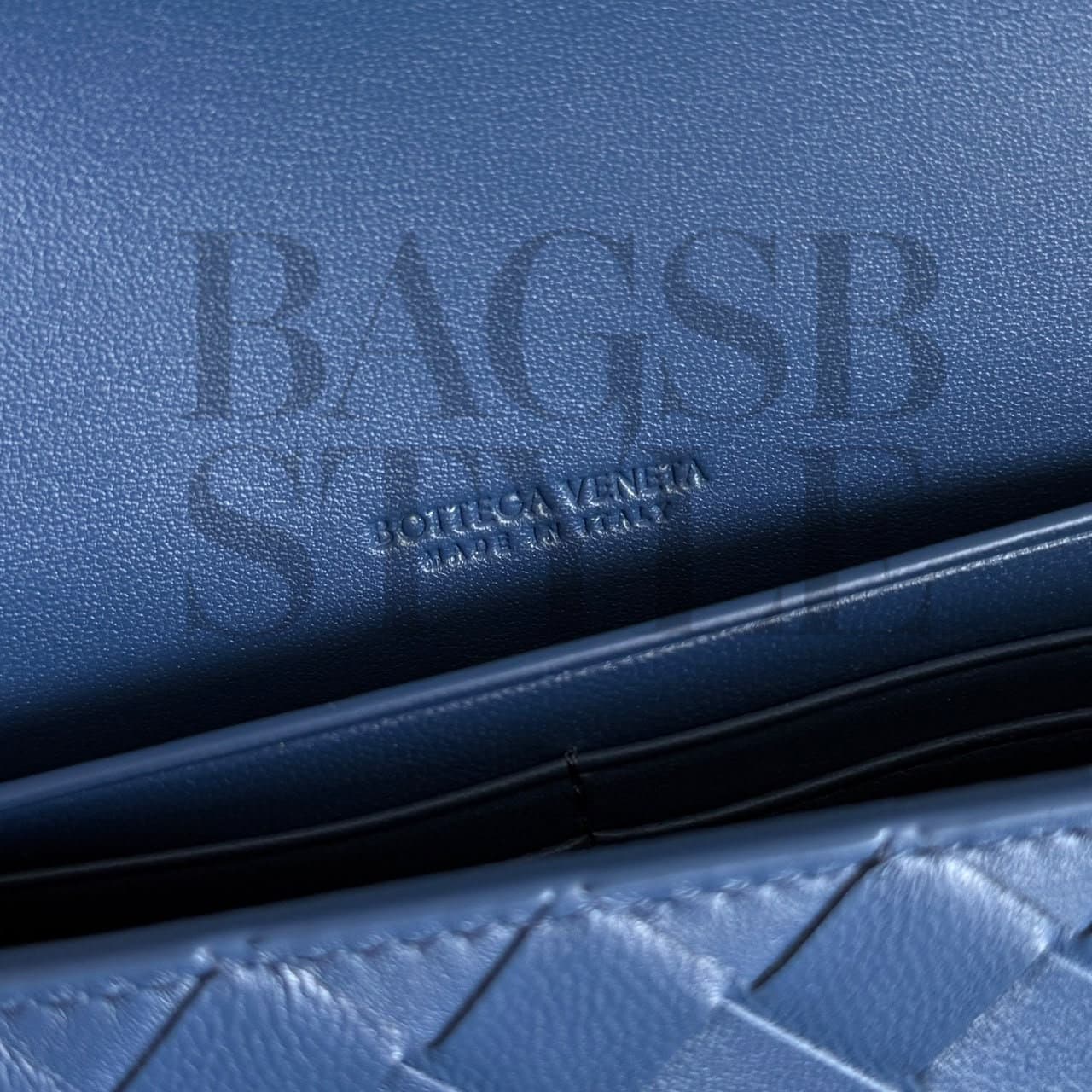 BOTTEGA VENETA ANDIAMO CLUTCH 741511VCPP34020 (31 × 13 × 3 cm) — Bags