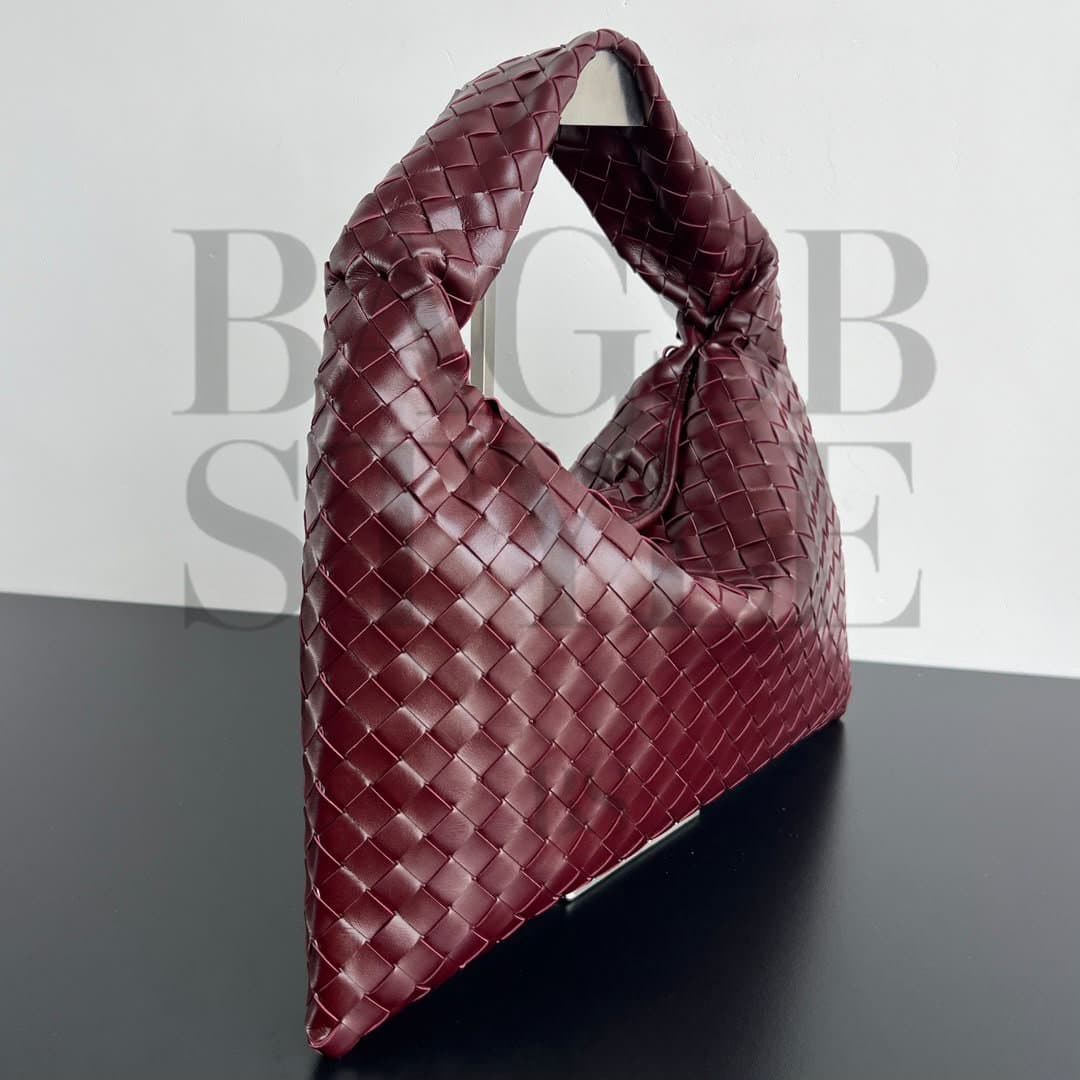 BOTTEGA VENETA HOP SHOULDER BAG 796262 (46 × 21 × 10 cm) — Bags