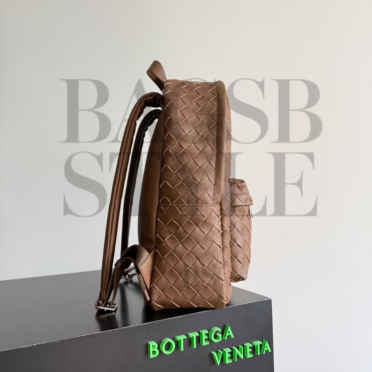 BOTTEGA VENETA INTRECCIATO BACKPACK 833158 (46*30*14cm) — Bags
