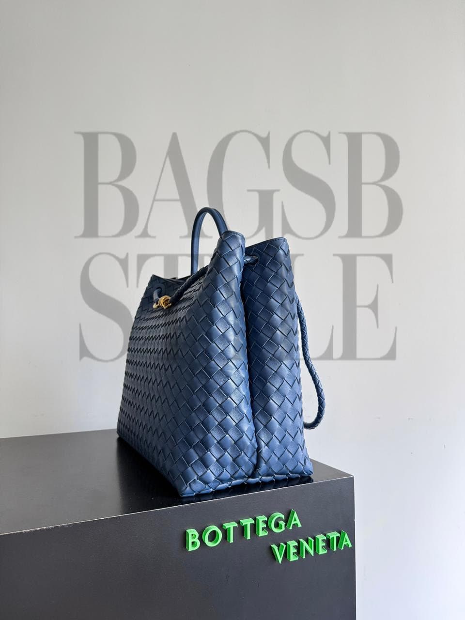 BOTTEGA VENETA LARGE ANDIAMO 743575 (45*34*22cm) — Bags
