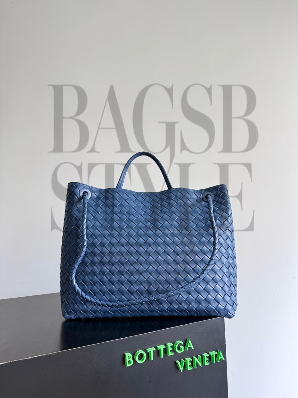 BOTTEGA VENETA LARGE ANDIAMO 743575 (45*34*22cm) — Bags