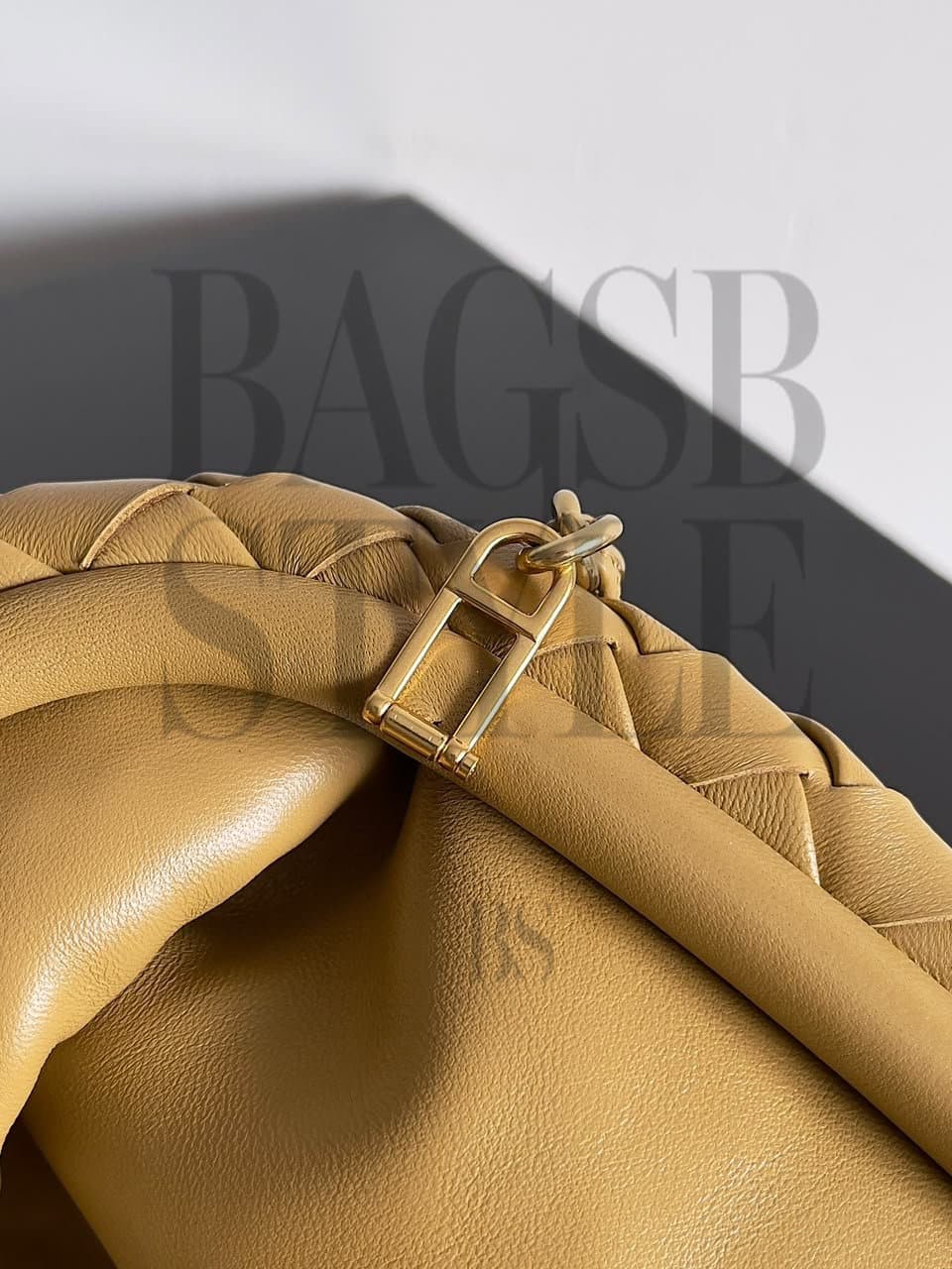 BOTTEGA VENETA LAUREN 1980 785807 (31.5 × 16.5 × 11 cm) — Bags