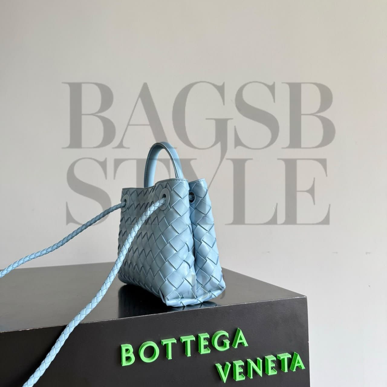 BOTTEGA VENETA MINI ANDIAMO 874957VCPP11672 (20 × 15 × 9 cm) — Bags