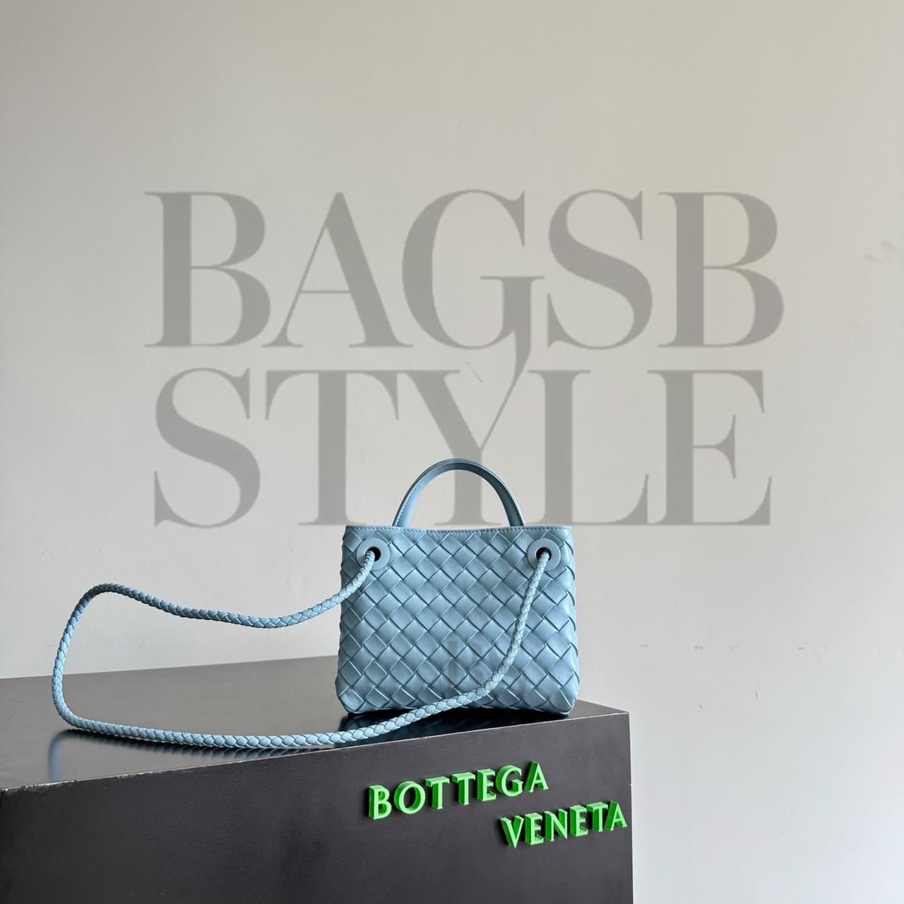 BOTTEGA VENETA MINI ANDIAMO 874957VCPP11672 (20 × 15 × 9 cm) — Bags
