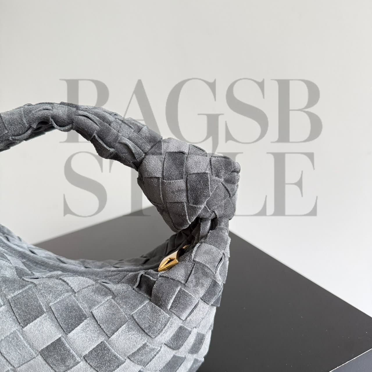 BOTTEGA VENETA MINI JODIE 651876 (23 × 15 × 5 cm) — Bags