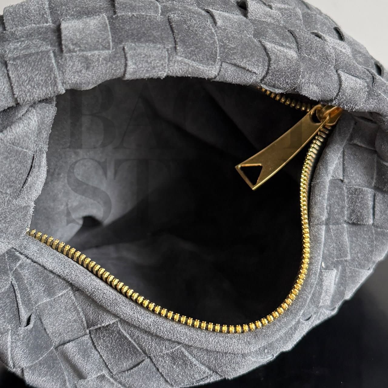 BOTTEGA VENETA MINI JODIE 651876 (23 × 15 × 5 cm) — Bags