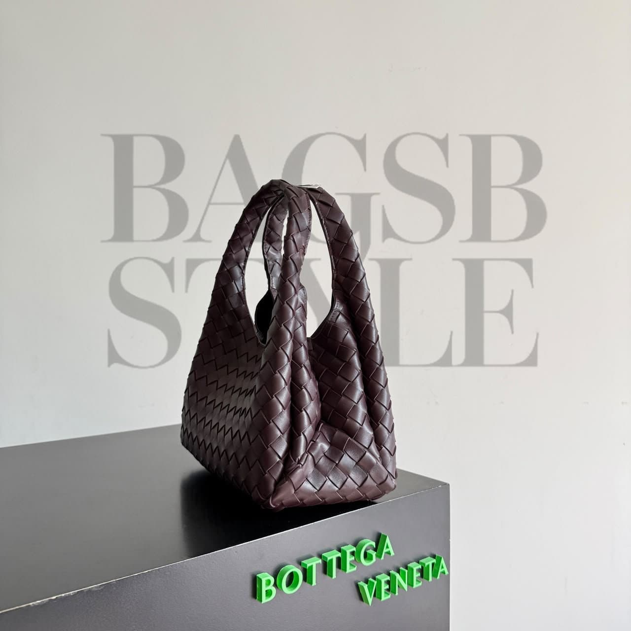 BOTTEGA VENETA SMALL CAMPANA 854248V4SC02190 (28*16*15cm) — Bags