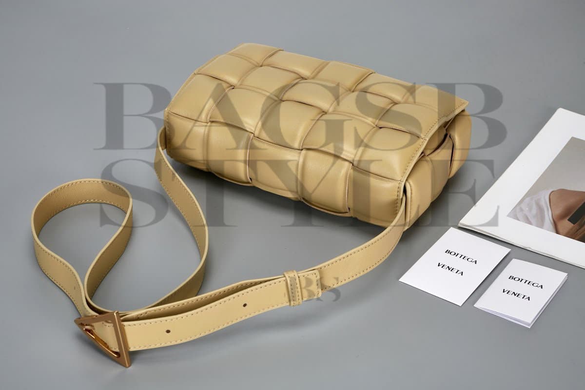 BOTTEGA VENETA SMALL CASSETTE 717506 (20*12.5*7cm) — Bags