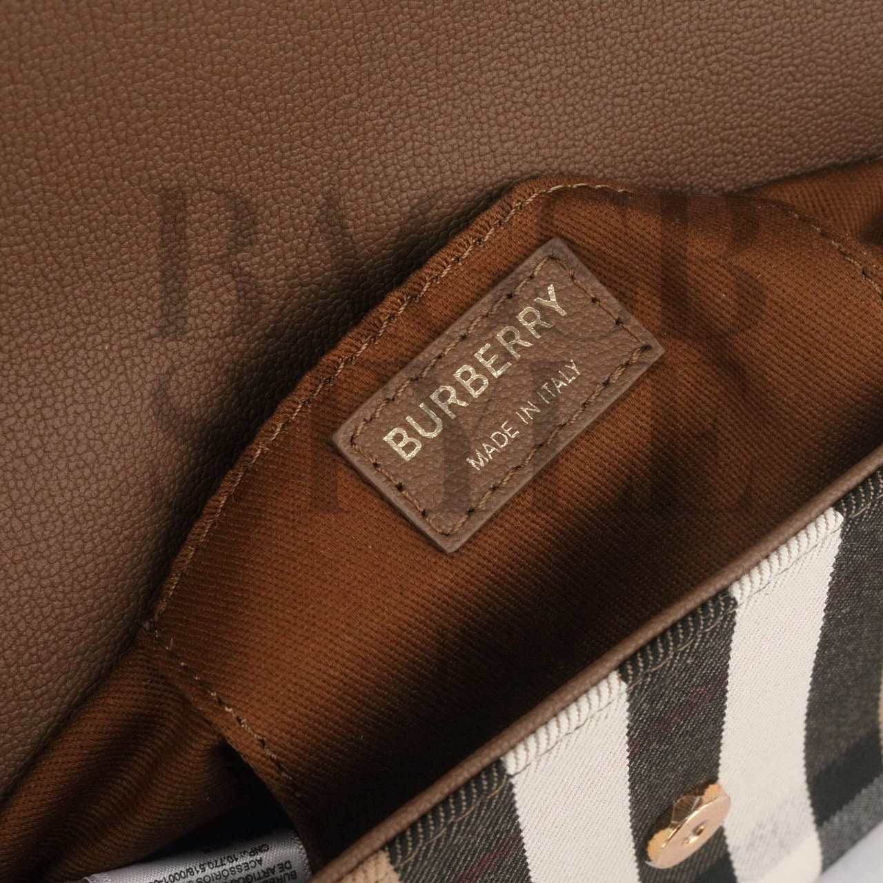 BURBERRY CROSSBODY BAG (20 × 13 × 4 cm) — Bags