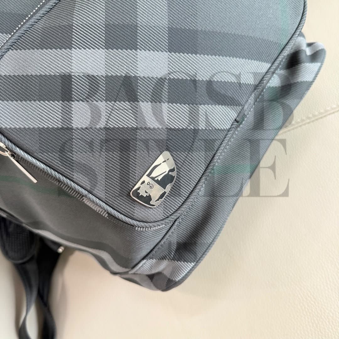 BURBERRY GRID BACKPACK 80973471 (44*30*18cm) — Bags