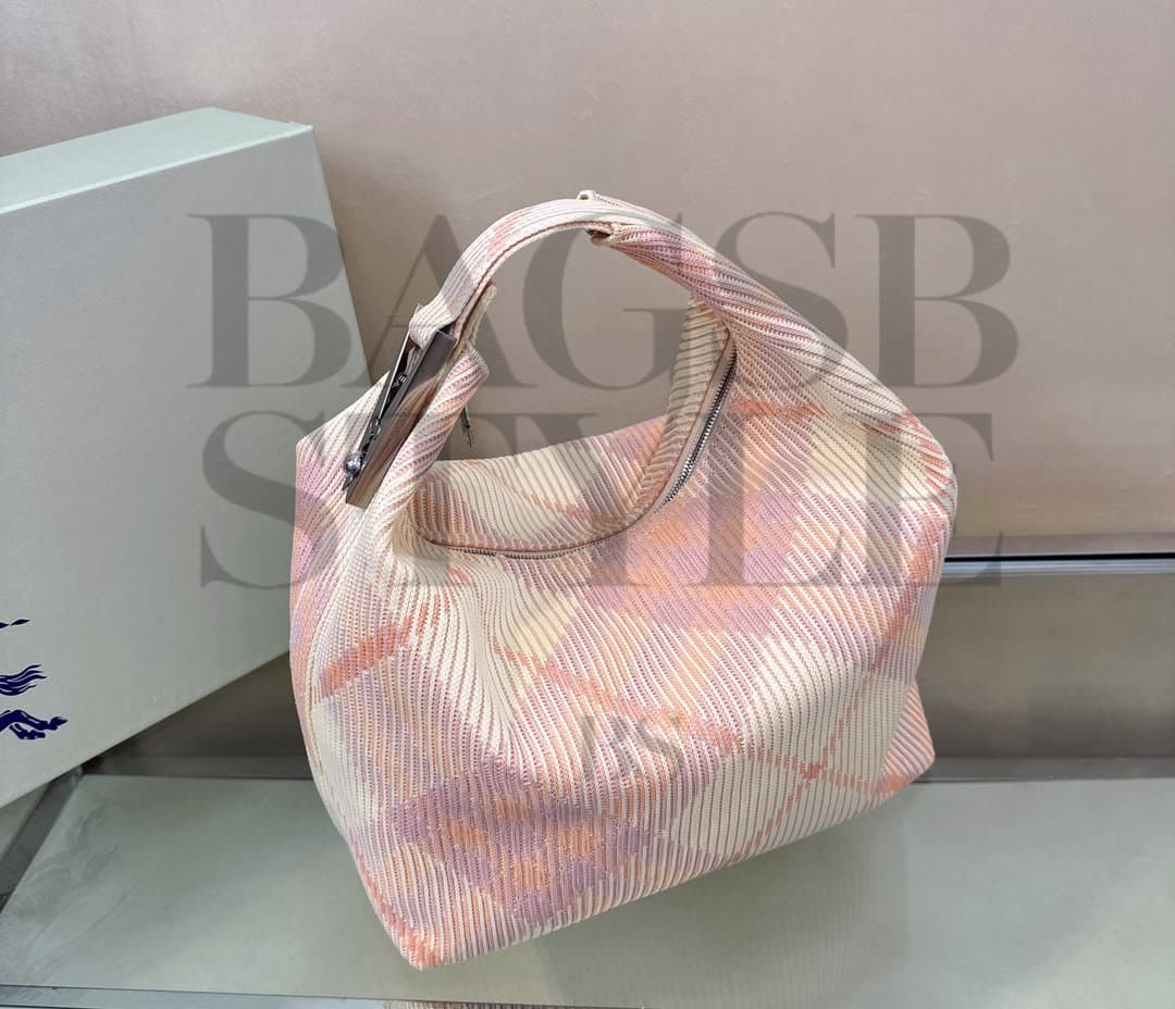 BURBERRY PEG DUFFEL BAG 80820461 (33.5*28*16.5cm) — Bags