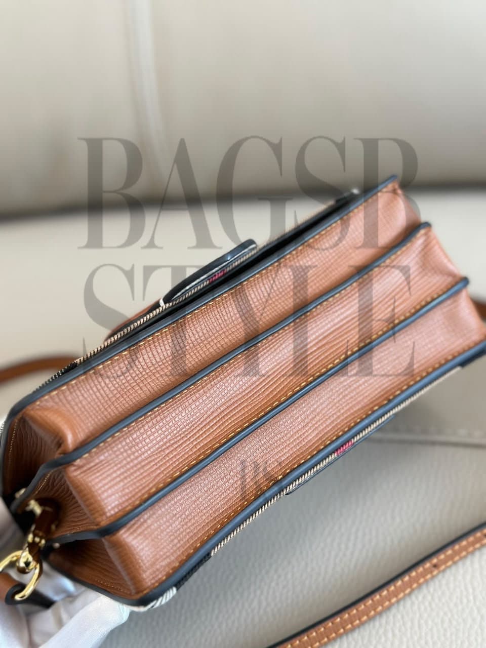 BURBERRY THE BUCKLE HOUSE CHECK BAG (19.5 × 12 × 5 cm) — Bags