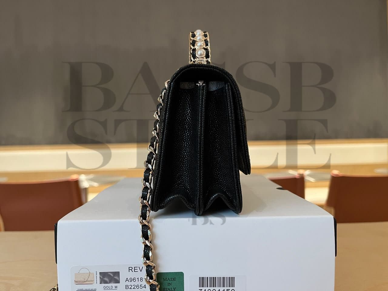CHANEL MASTER PORTABLE FLAP BAG A96181 (19.5 × 17 × 5 cm) — Bags