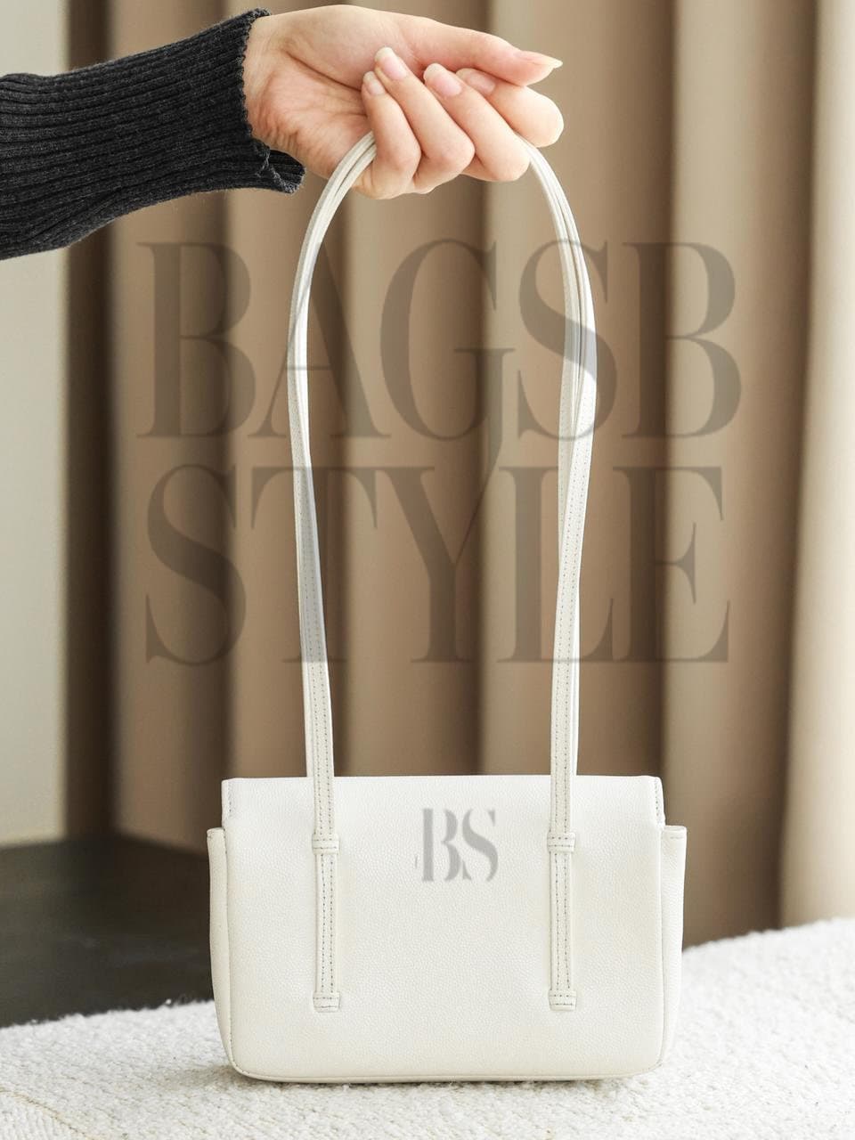 CHANEL MINI CLUTCH WITH LEATHER STRAP AP5068 (17*11.5*5cm) — Bags