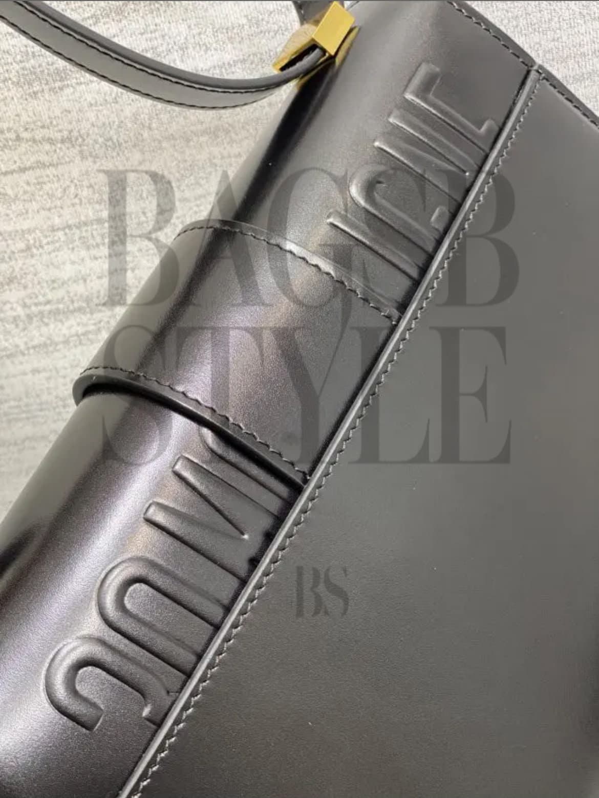Dior 30 Montaigne Back — Luxury Replica — Bags