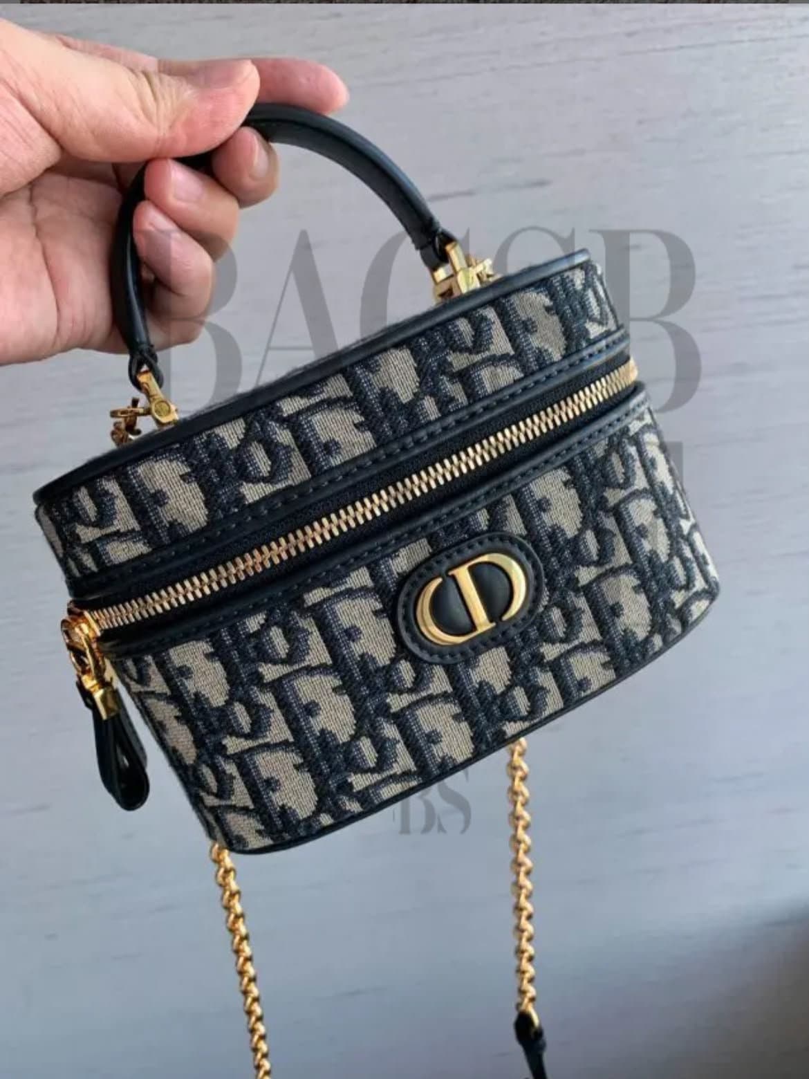 Dior 30 Montaigne Vanity — Premium Quality — Bags