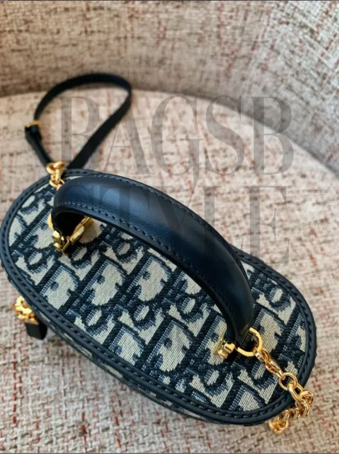 Dior 30 Montaigne Vanity — Premium Quality — Bags