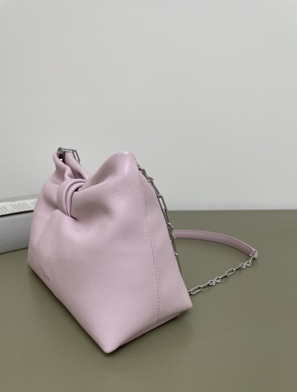 DIOR BOW BAG. Size: 26 x 16 x 10 cm — Bags