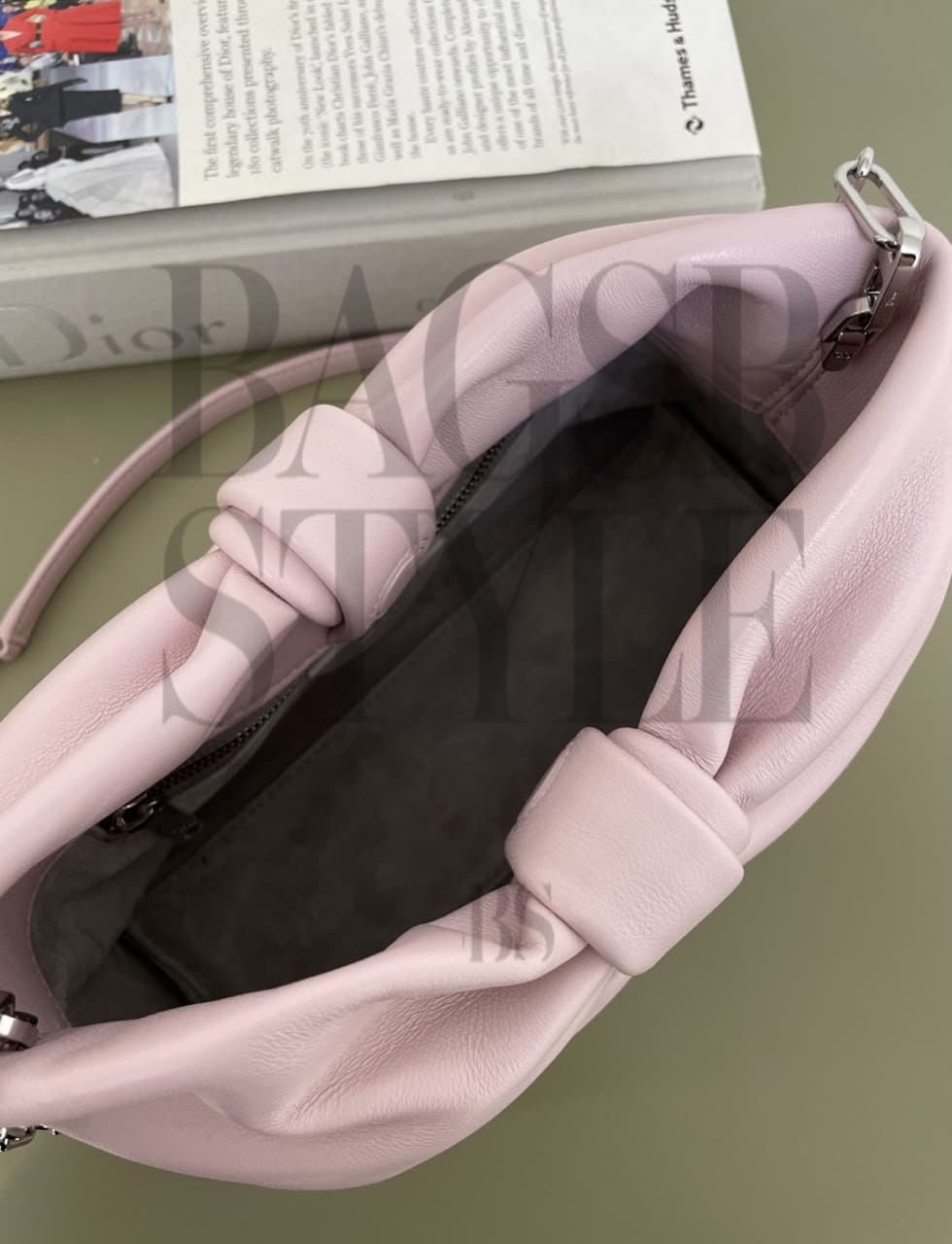 DIOR BOW BAG. Size: 26 x 16 x 10 cm — Bags