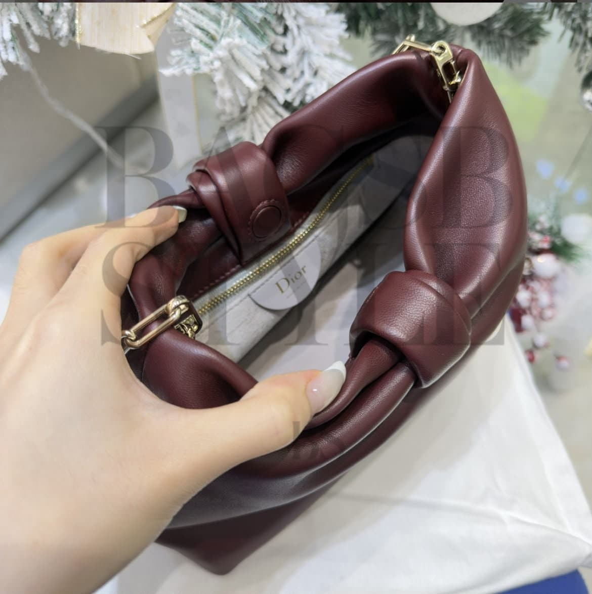 DIOR BOW BAG. Size: 26 x 16 x 10 cm — Bags