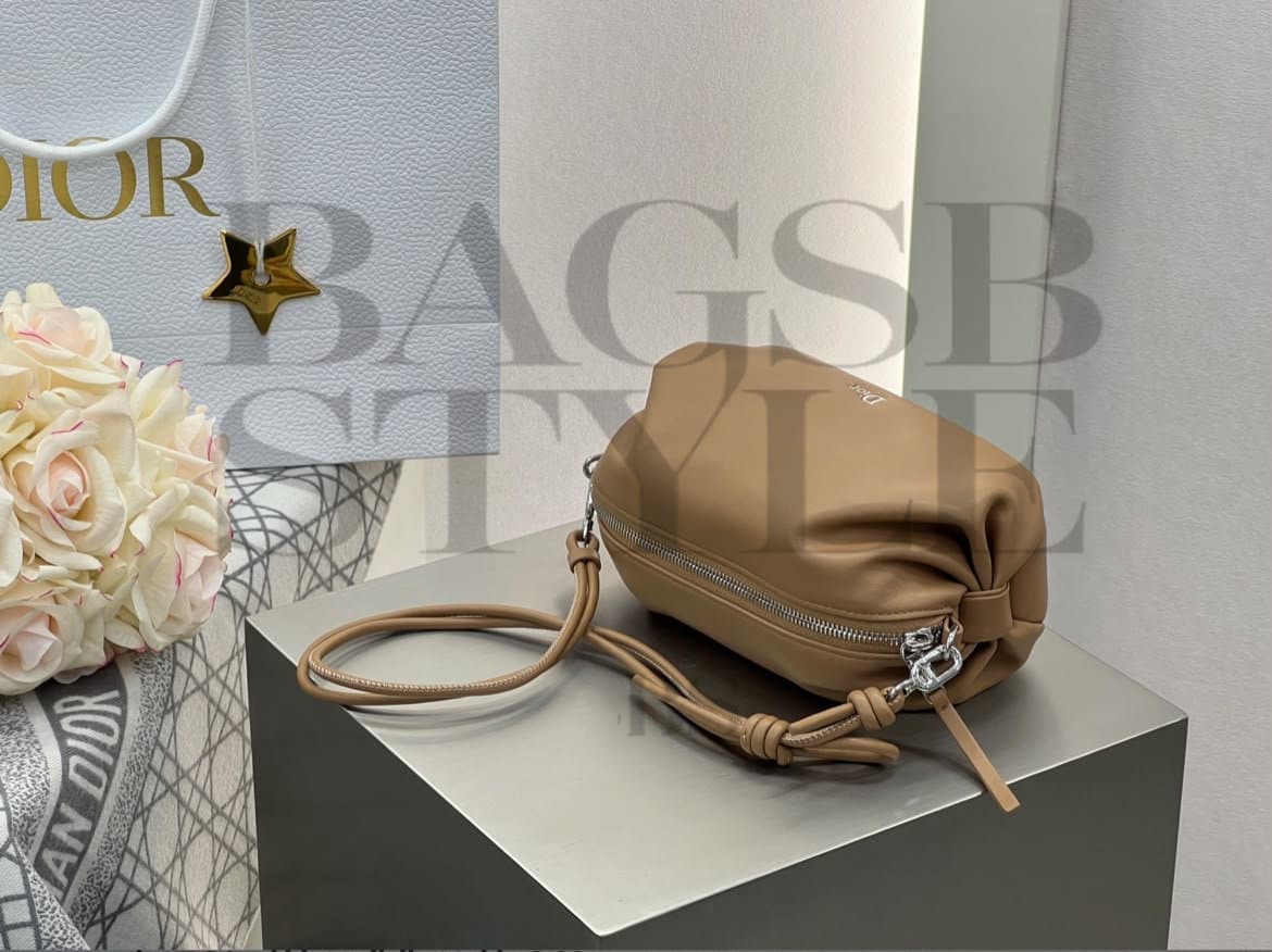 DIOR BOW CLUTCH. Size: 20 × 11 × 8 cm — Bags