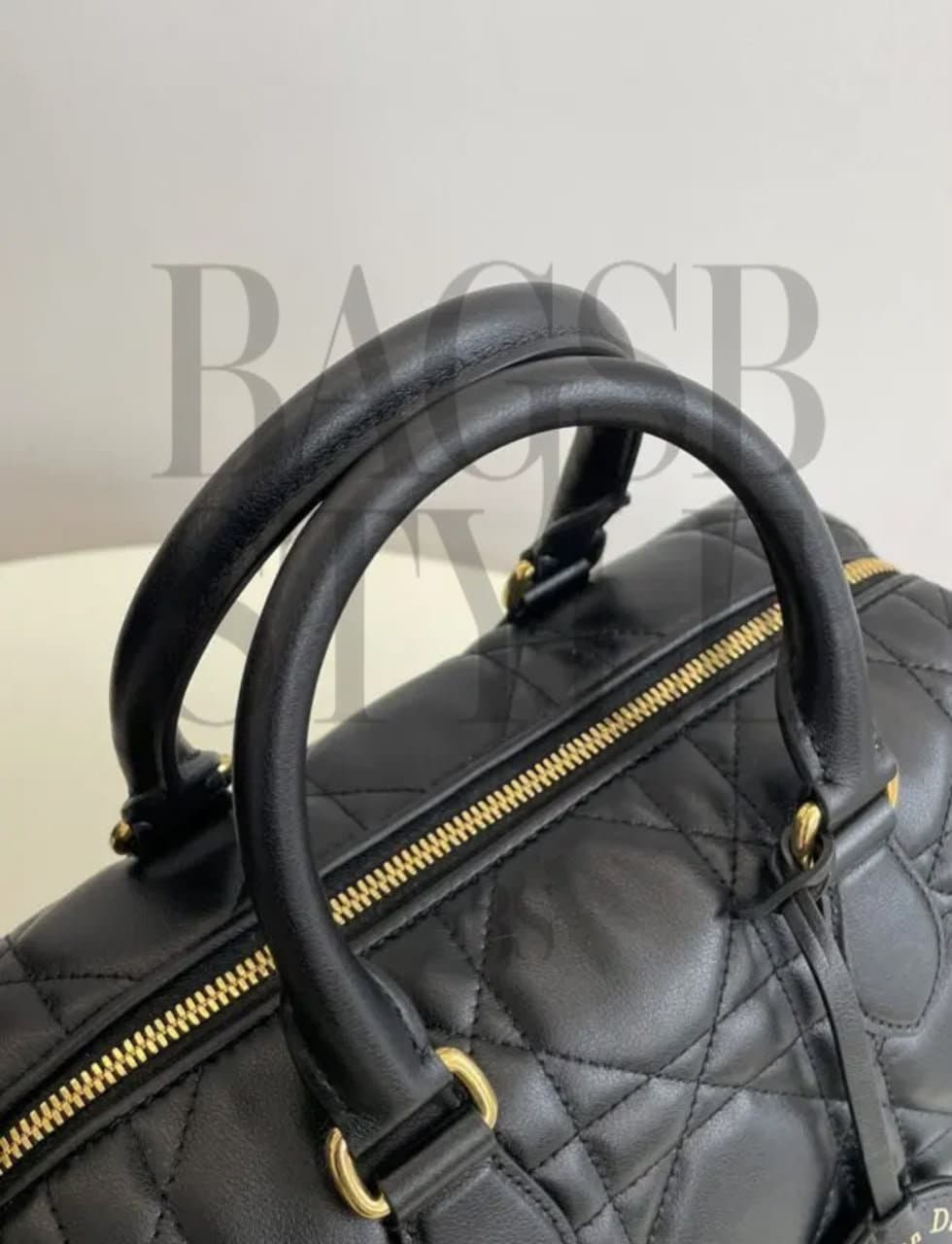DIOR GROOVE. Size: 25 x 19 x 16cm — Bags