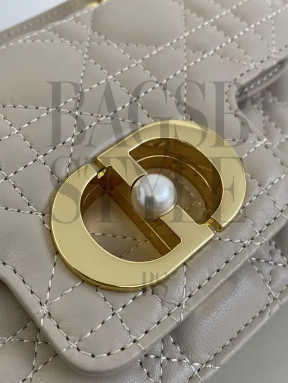DIOR JOLIE TOP HANDLE. Size: 22 x 14 x 8 cm — Bags