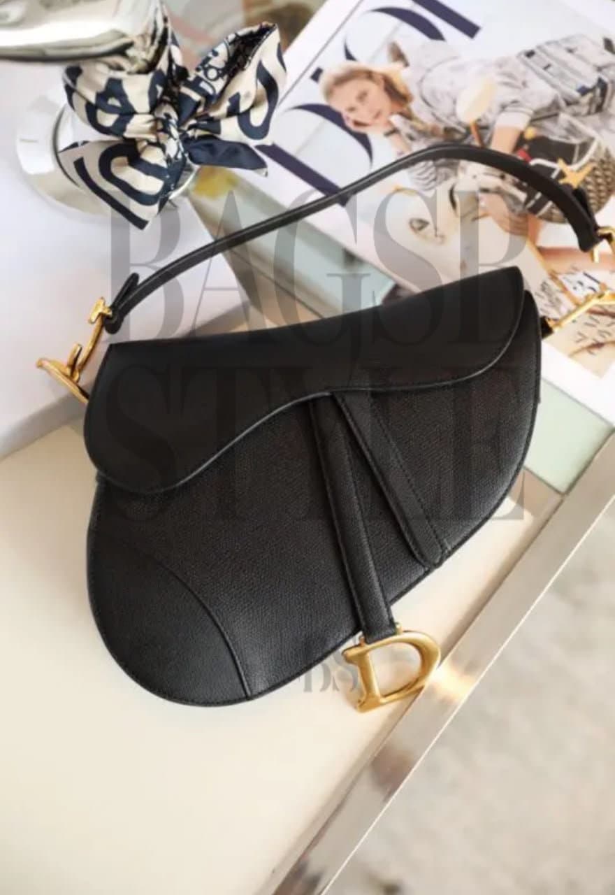 DIOR SADDLE BAG. Size: 25.5 x 20 x 6.5 cm — Bags