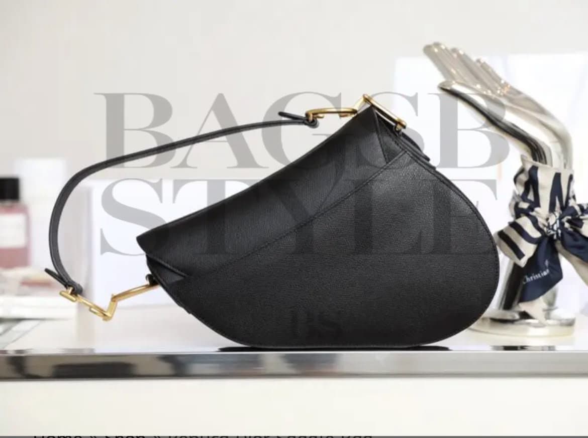 DIOR SADDLE BAG. Size: 25.5 x 20 x 6.5 cm — Bags