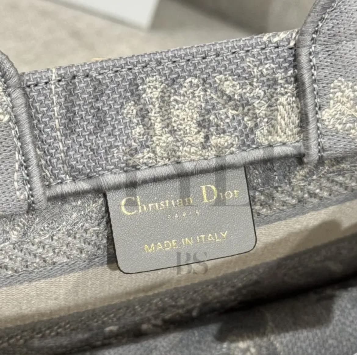 DIOR TOTE BOOK MINI GREY TIGER. Size Mini: Length 21.5 xHeight  13 x Width 7.5 cm / 8.5 x 5 x 3 inches — Bags