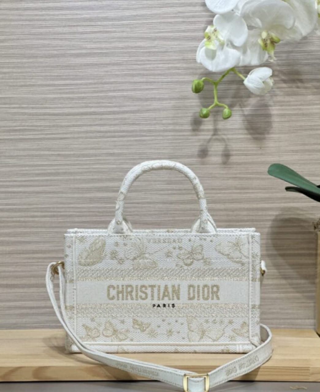 DIOR TOTE BOOK MINI . Size Mini: Length 21.5 xHeight  13 x Width 7.5 cm / 8.5 x 5 x 3 inches — Bags