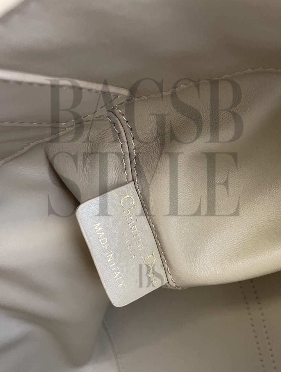 DIOR TOUJOURS BAG. Size:28.5 x 21.5 x 17 cm — Bags