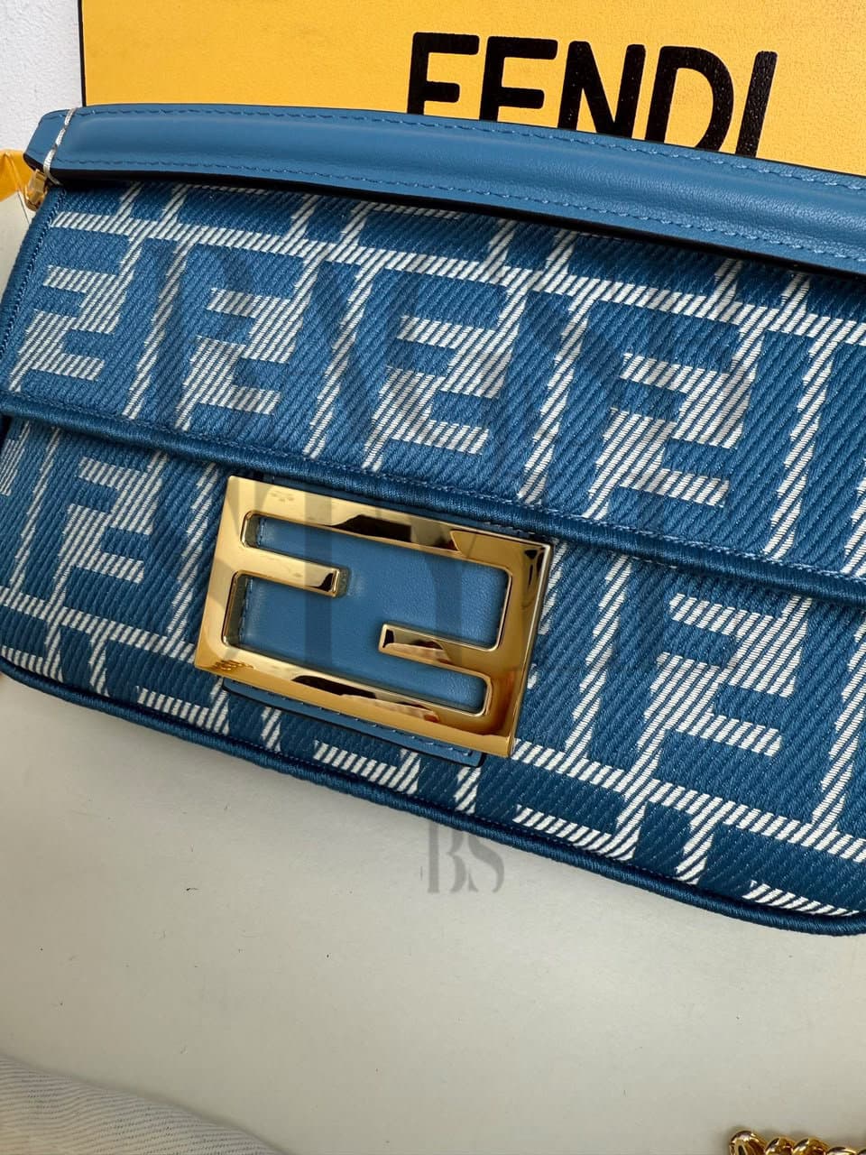 FENDI BAGUETTE MINI 8BS017 (20 × 13 × 5 cm) — Bags