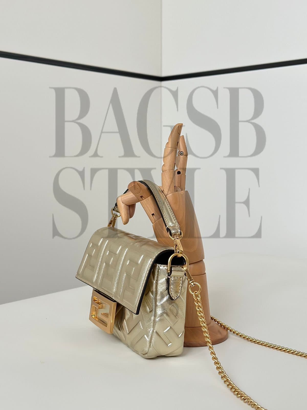 FENDI BAGUETTE MINI 8BS017ARO5F1QIN (20*13*5cm) — Bags