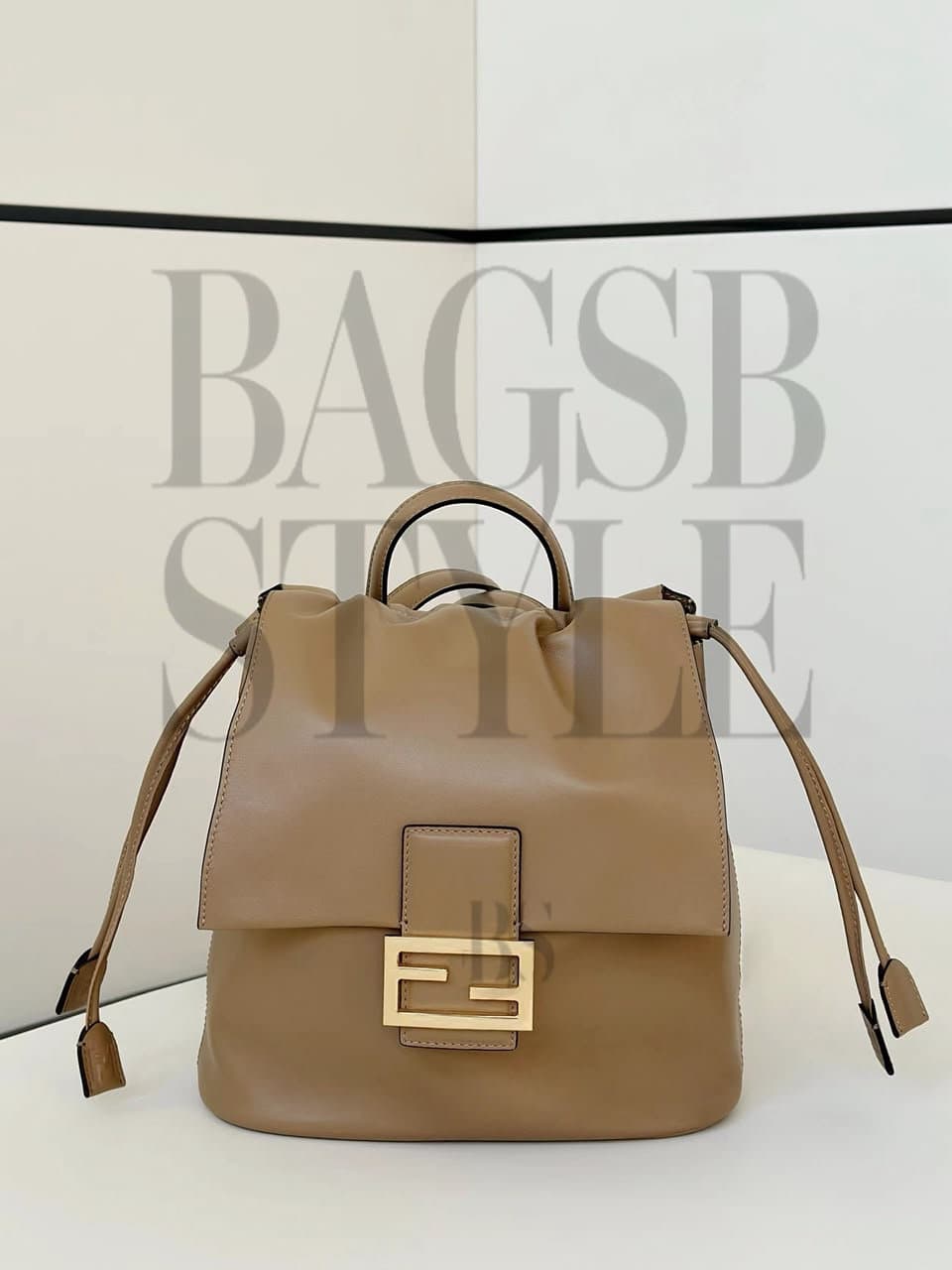 FENDI CAPPUCCINO BROWN LEATHER BACKPACK 8BZ057AYJ1F19P8 (26*23*12cm) — Bags