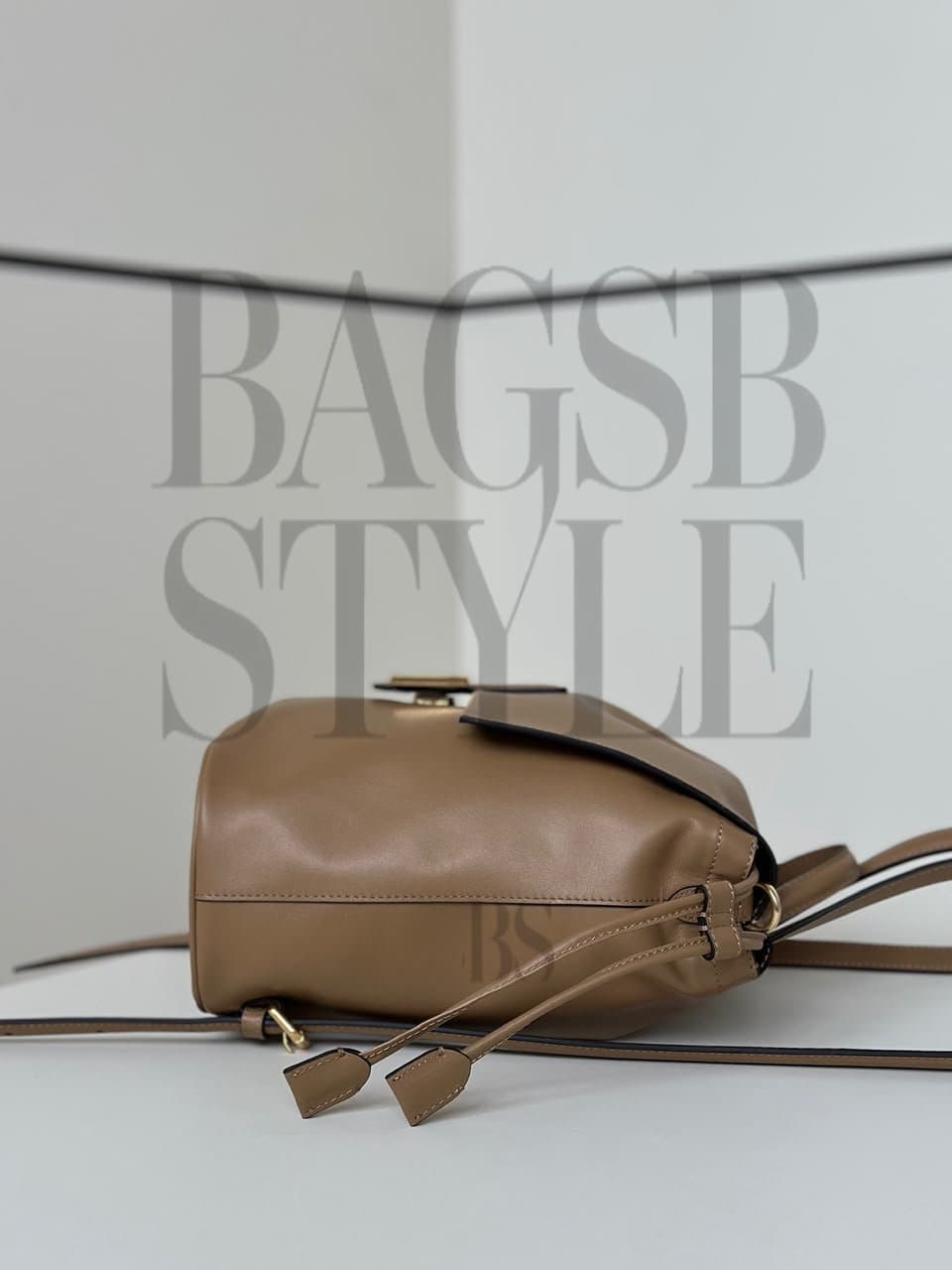 FENDI CAPPUCCINO BROWN LEATHER BACKPACK 8BZ057AYJ1F19P8 (26*23*12cm) — Bags
