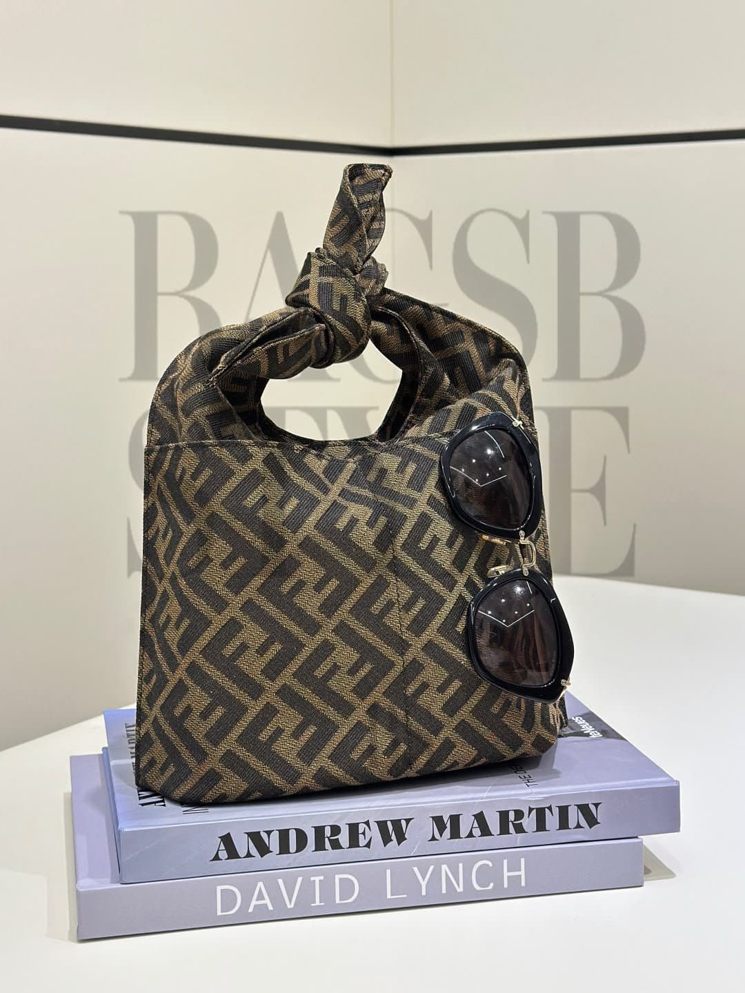 FENDI MONOGRAMMED HANDBAG 7VA627ARCOF0QT2 (29 × 22 cm) — Bags