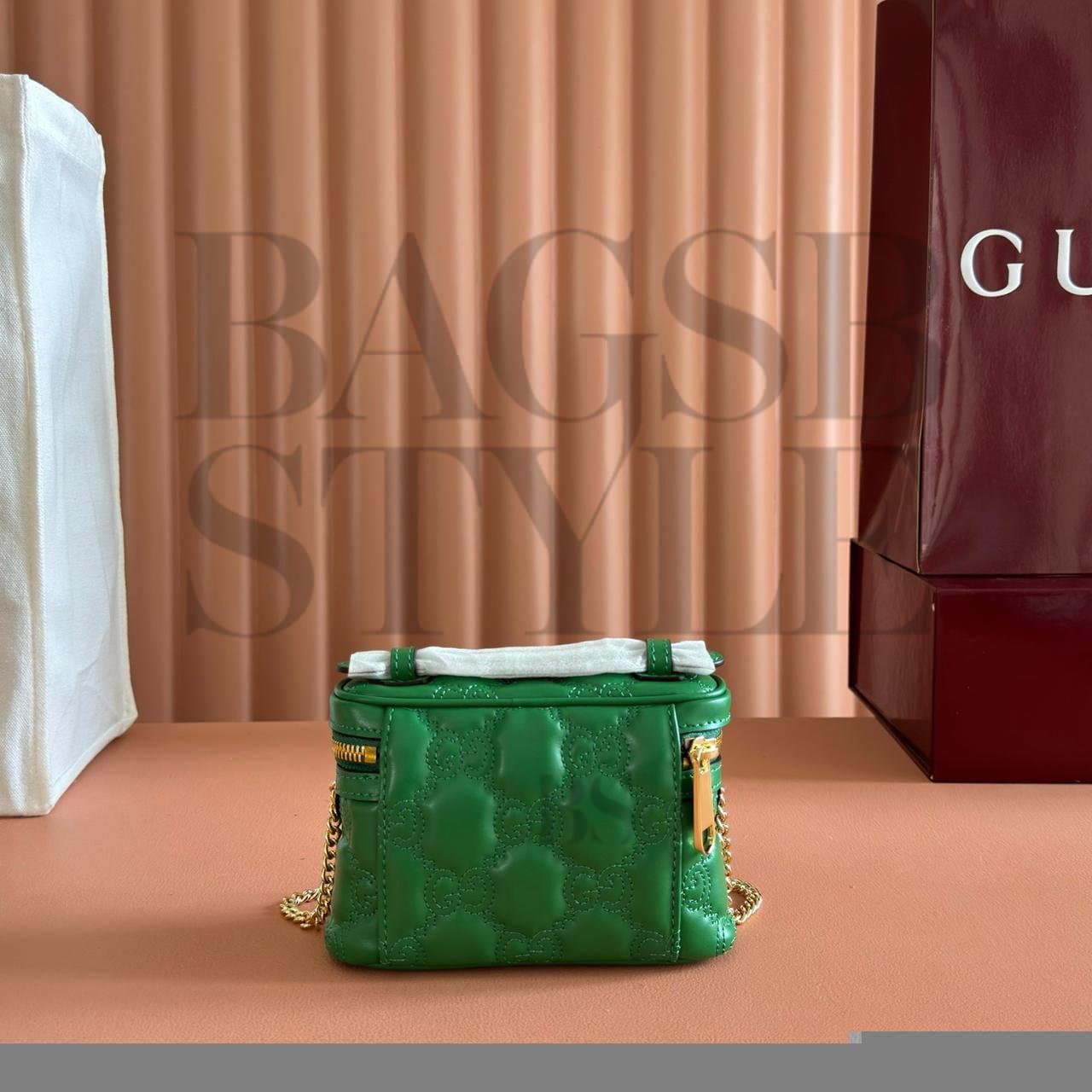 GUCCI GG MATELASSÉ TOP HANDLE MINI BAG 723770 (16*10.5*5cm) — Bags