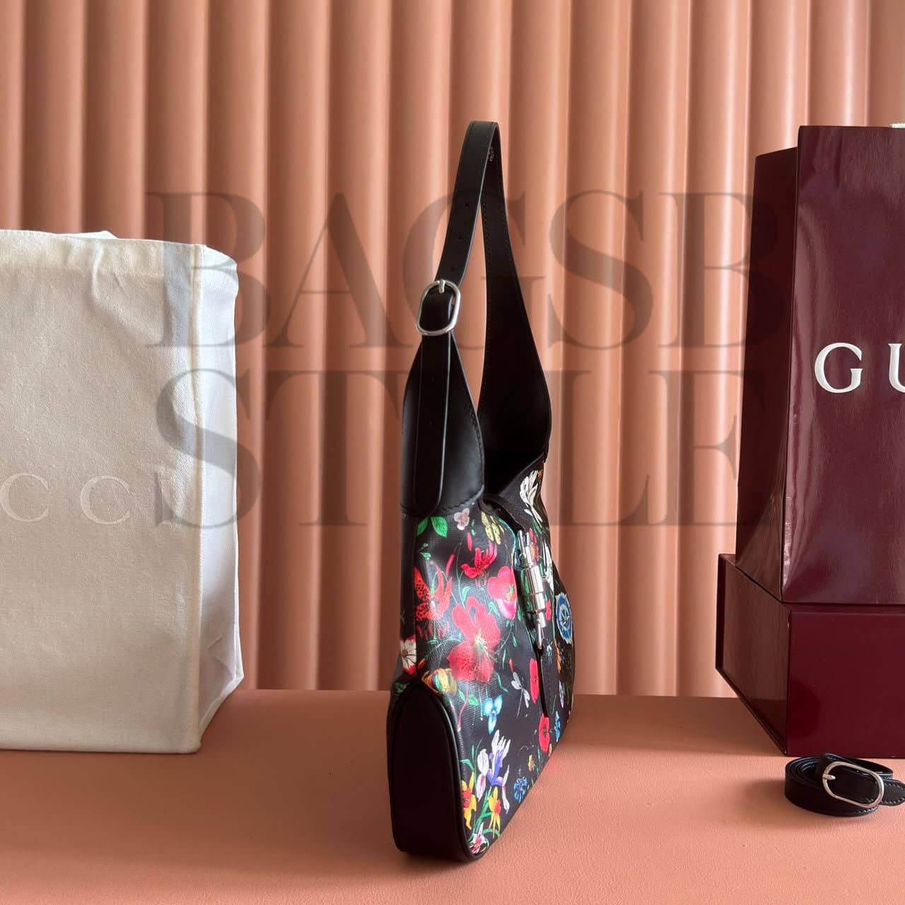 GUCCI JACKIE 1961 MEDIUM SHOULDER BAG 863136 (31.5 u00d7 22 u00d7 4.5 cm) — Bags