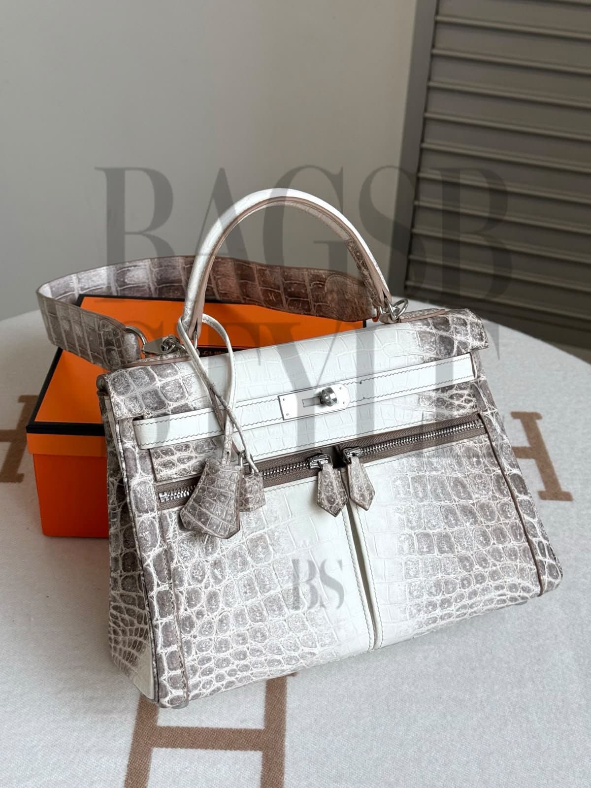 HERMÈS MASTER KELLY 28 MATTE HIMALAYAN NILOTICUS WITH PALLADIUM HARDWARE (28 × 22 × 10 cm) — Bags