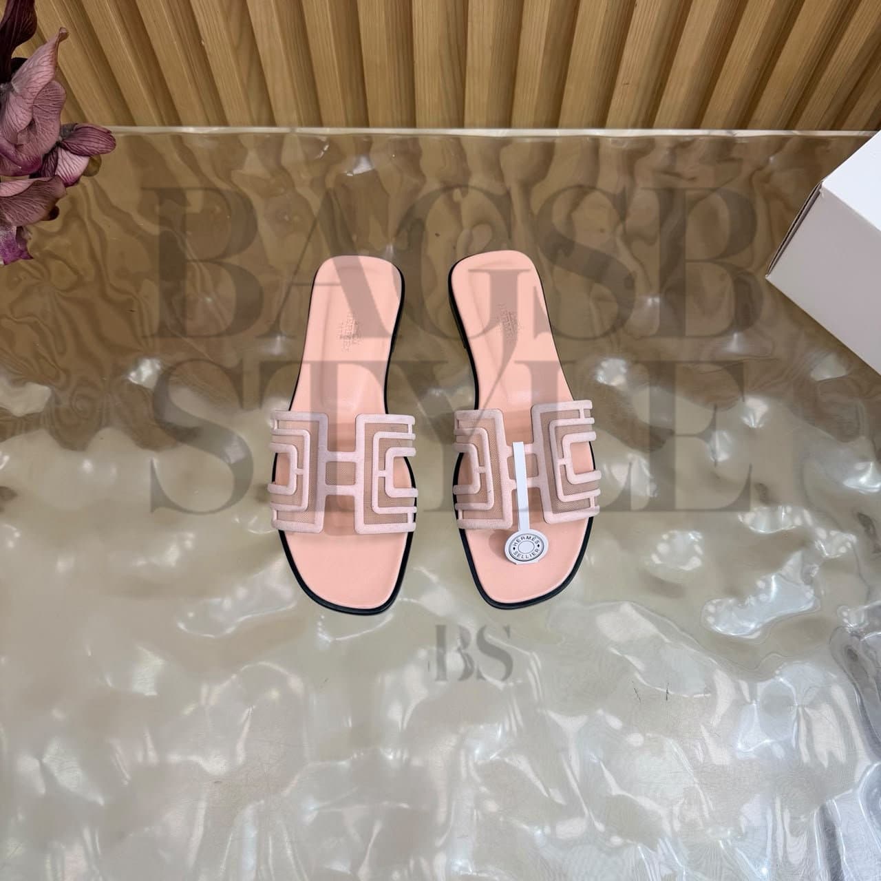 HERMu00c8S ORAN SANDAL H262201ZVBN — Shoes
