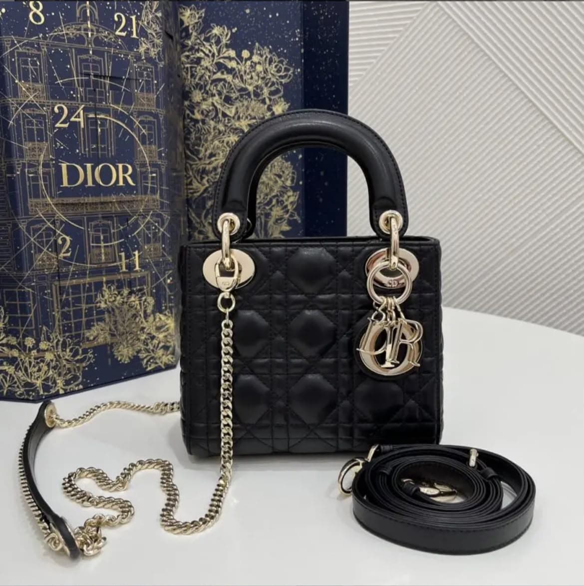 LADY DIOR MIN. Size: 17 x 15 x 7 cm — Bags