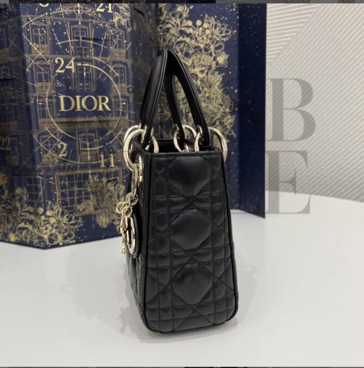 LADY DIOR MIN. Size: 17 x 15 x 7 cm — Bags