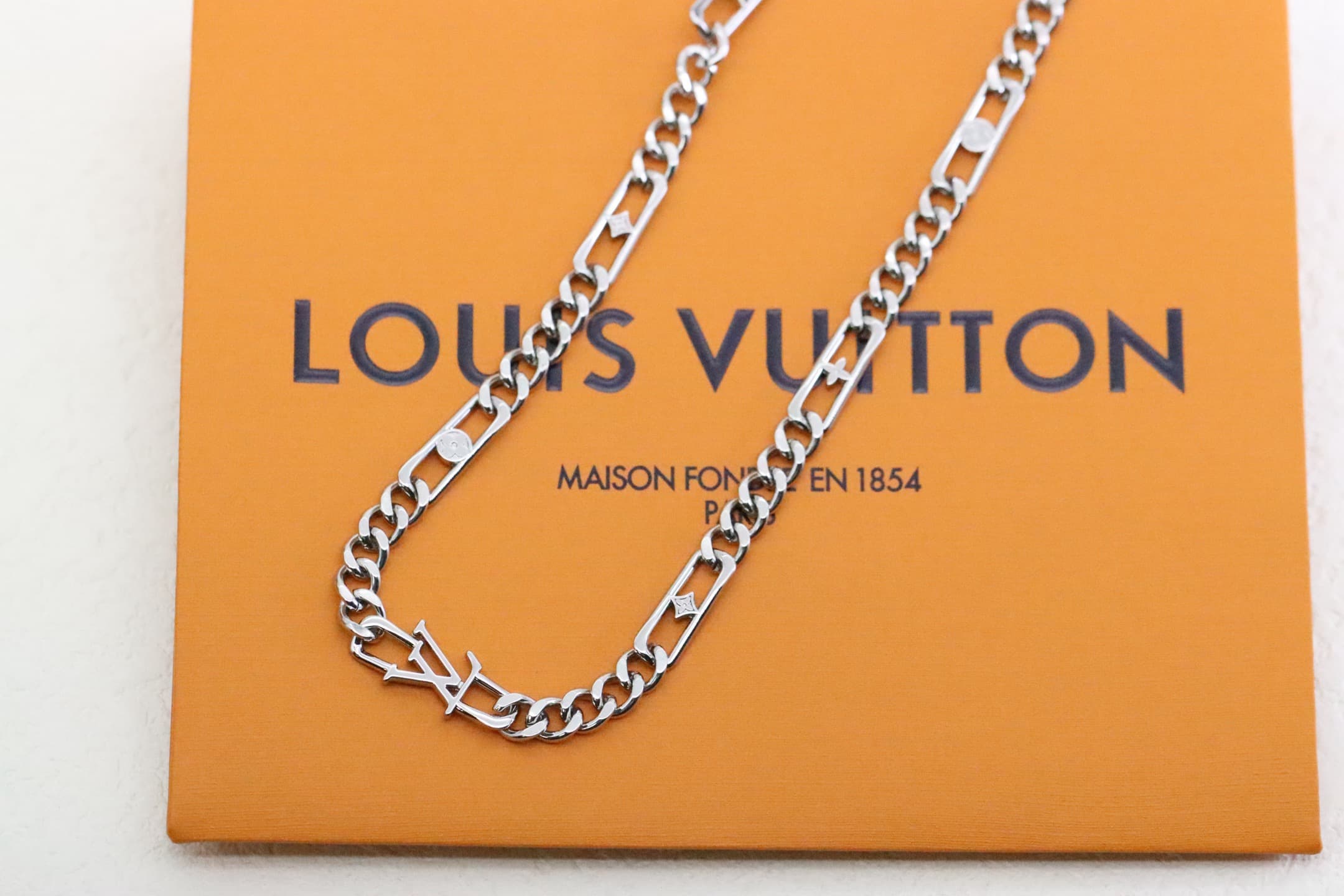 Louis Vuitton Floral Letter Cuban Chain Necklace – Premium Luxury Fashion Jewelry — Accessories