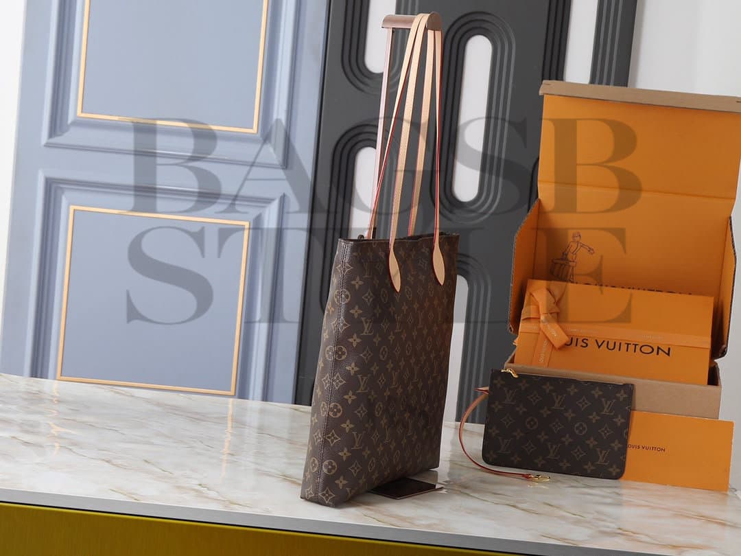 LOUIS VUITTON MASTER CARRY IT TOTE BAG (36*34*4cm) — Bags