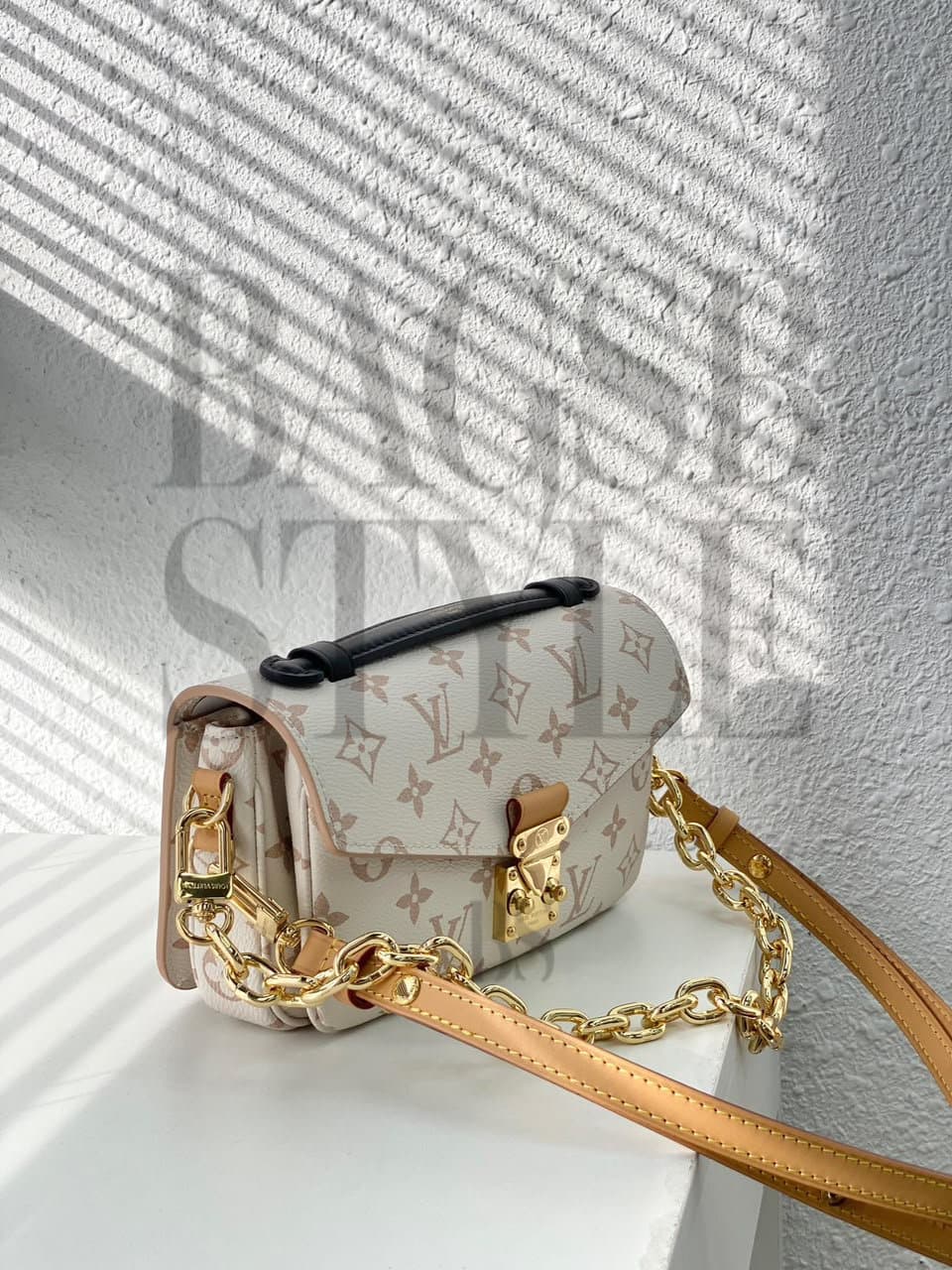 LOUIS VUITTON MASTER POCHETTE MÉTIS EAST WEST M46914 (21.5*13.5*6cm) — Bags